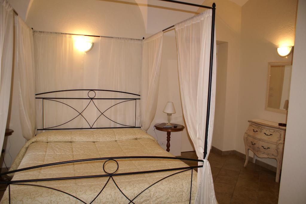Hotel Porta Santa Maria Busca Cameră foto